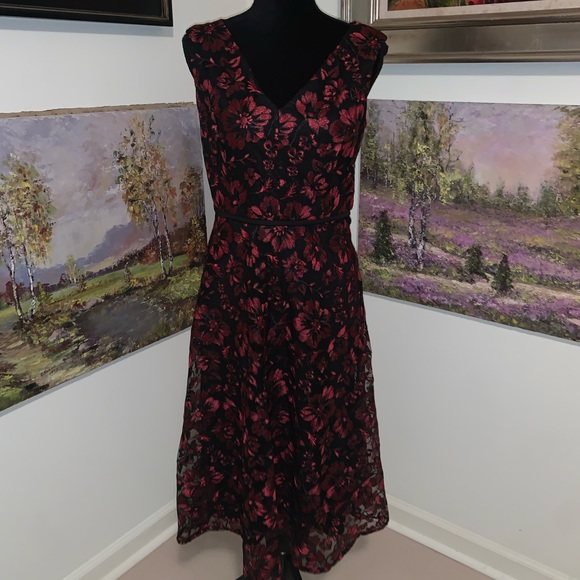 Taylor Dresses & Skirts - TAYLOR dress size 8